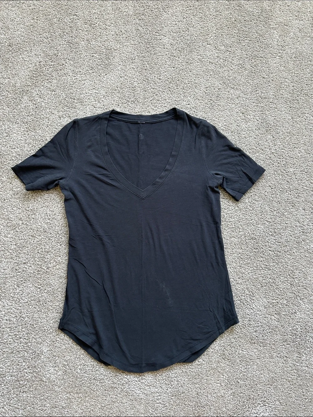 lululemon athletica Black V-Neck Short Sleeve Tee